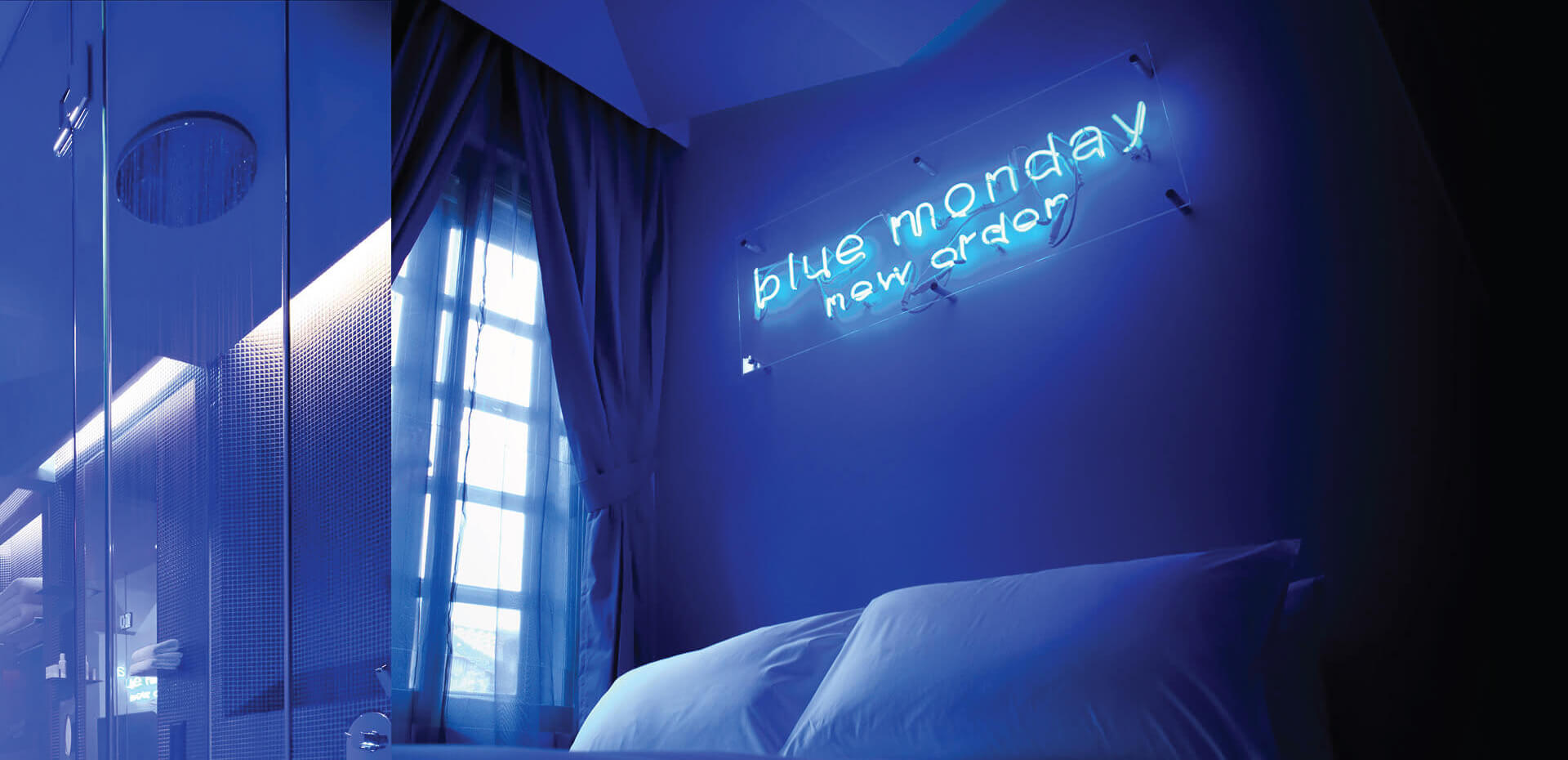 wanderlust-pantone-blue-monday-new-order